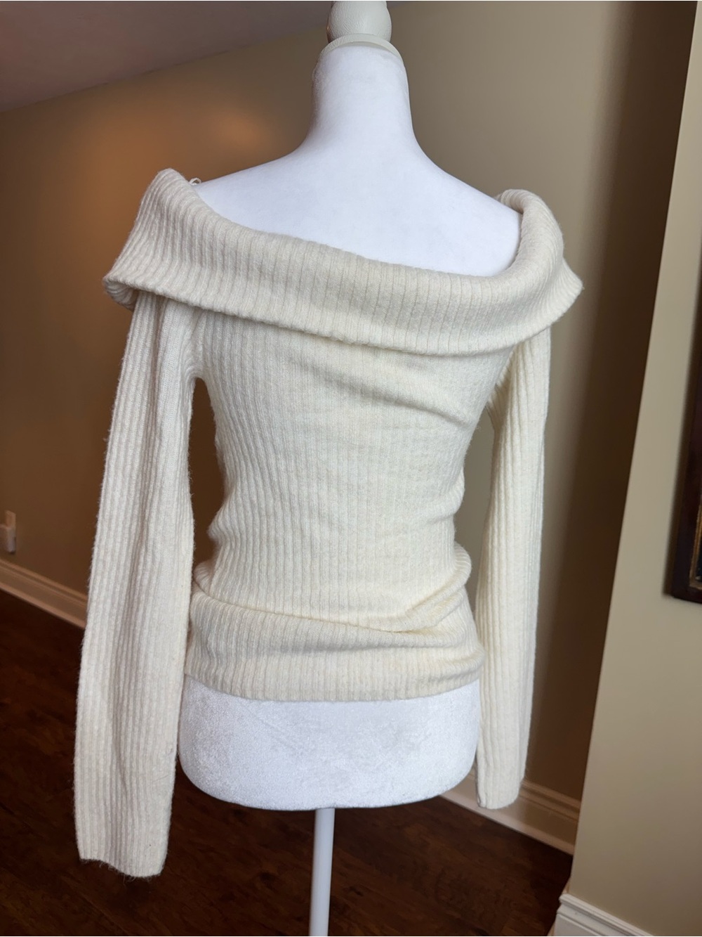 H&M Cream Off-the-Shoulder Ribbed Sweater - Picture 3 of 10